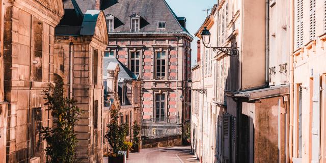 Rue du Château in Château-Thierry