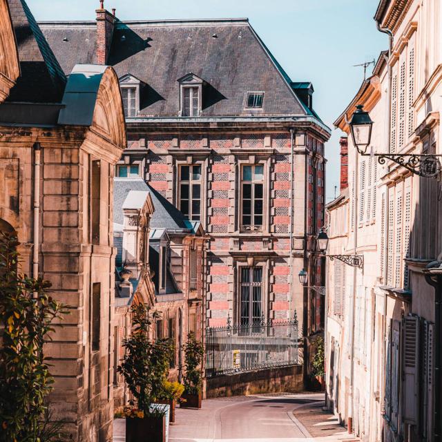 Rue du Château in Château-Thierry