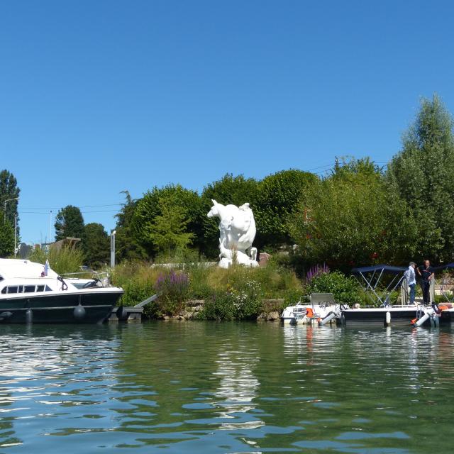 bateau-electrique-marne-riviere-chateau-thierry-eau-la-capintainerie-location-bateaux