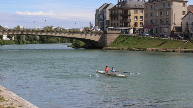 The banks of the Marne at Château-Thierry