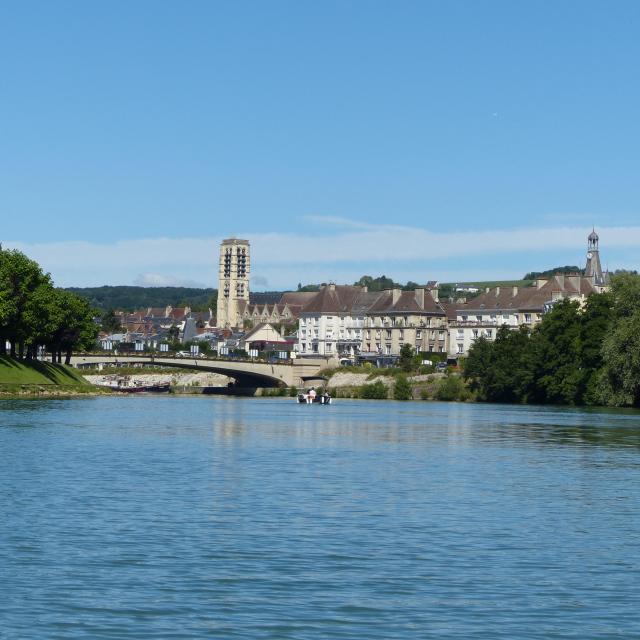 bateaux-electrique-capitainerie-chateau-thierry-portes-champagne-marne