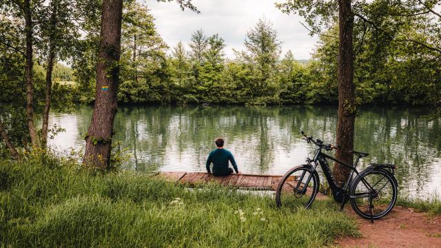 Stroll on the Marne River at the Gates of Champagne