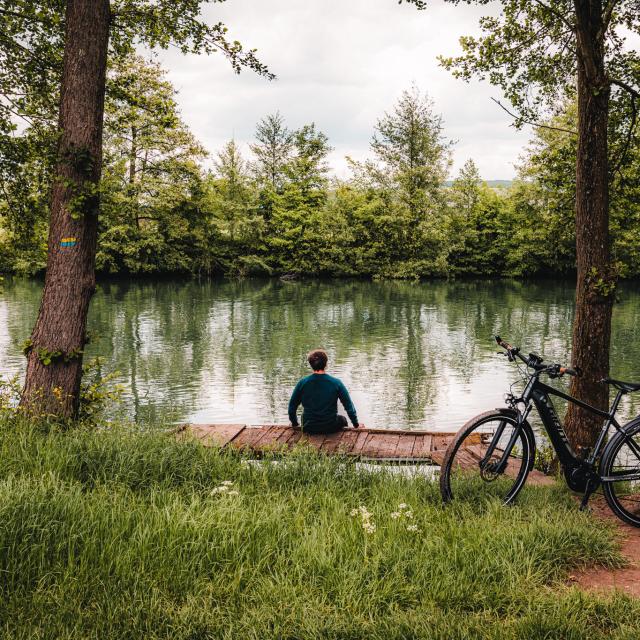 Stroll on the Marne River at the Gates of Champagne