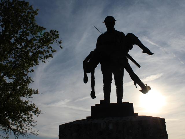 pieta-statue-portes-champagne-premiere-guerre-mondiale-memorial-42eme-division-fere-en-tardenois