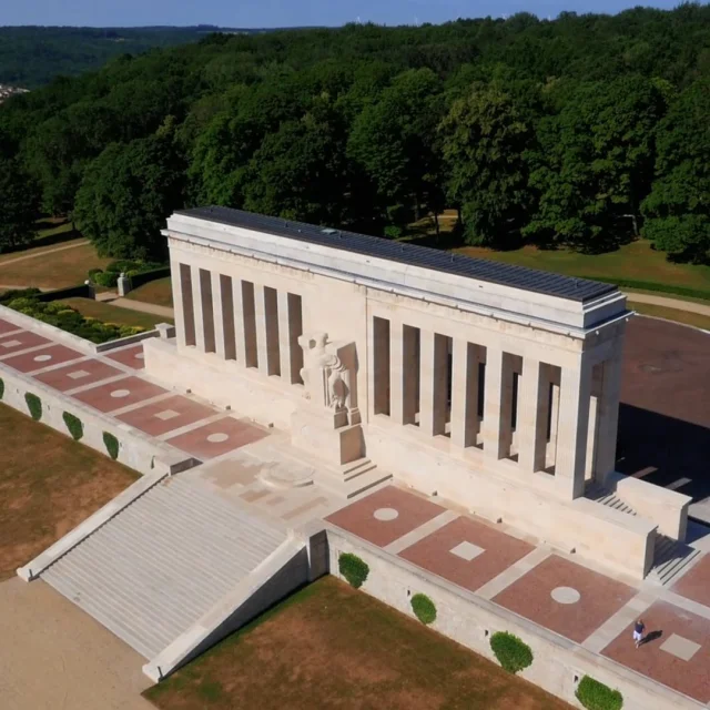 monument-cote-204-amitie-France-amerique-inauguration-1937-paul-cret-memoire-aisne-marne-marines-allies-americains-histoire-corps-armee-soldats-medaille-honneur- veterans-memoire-hommage-militaires-deuxieme-division-infanterie-chateau-thierry-aisne-hauts-de-france-picardie-grande-guerre-premiere-guerre-mondiale-1914-1918